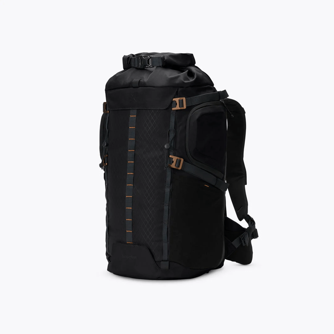 Shelter - BackpacksTropicfeelTropicfeel Thailand2411277U001008436615124213Core BlackShelter
