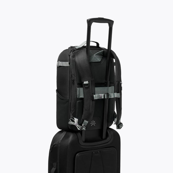 Lift 40L Rollerbag - BackpacksTropicfeel ThailandTropicfeel Thailand2281273U00200All BlackLift 40L Rollerbag